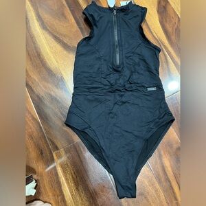 GYMSHARK
HORIZON SPORT
SWIMSUIT black